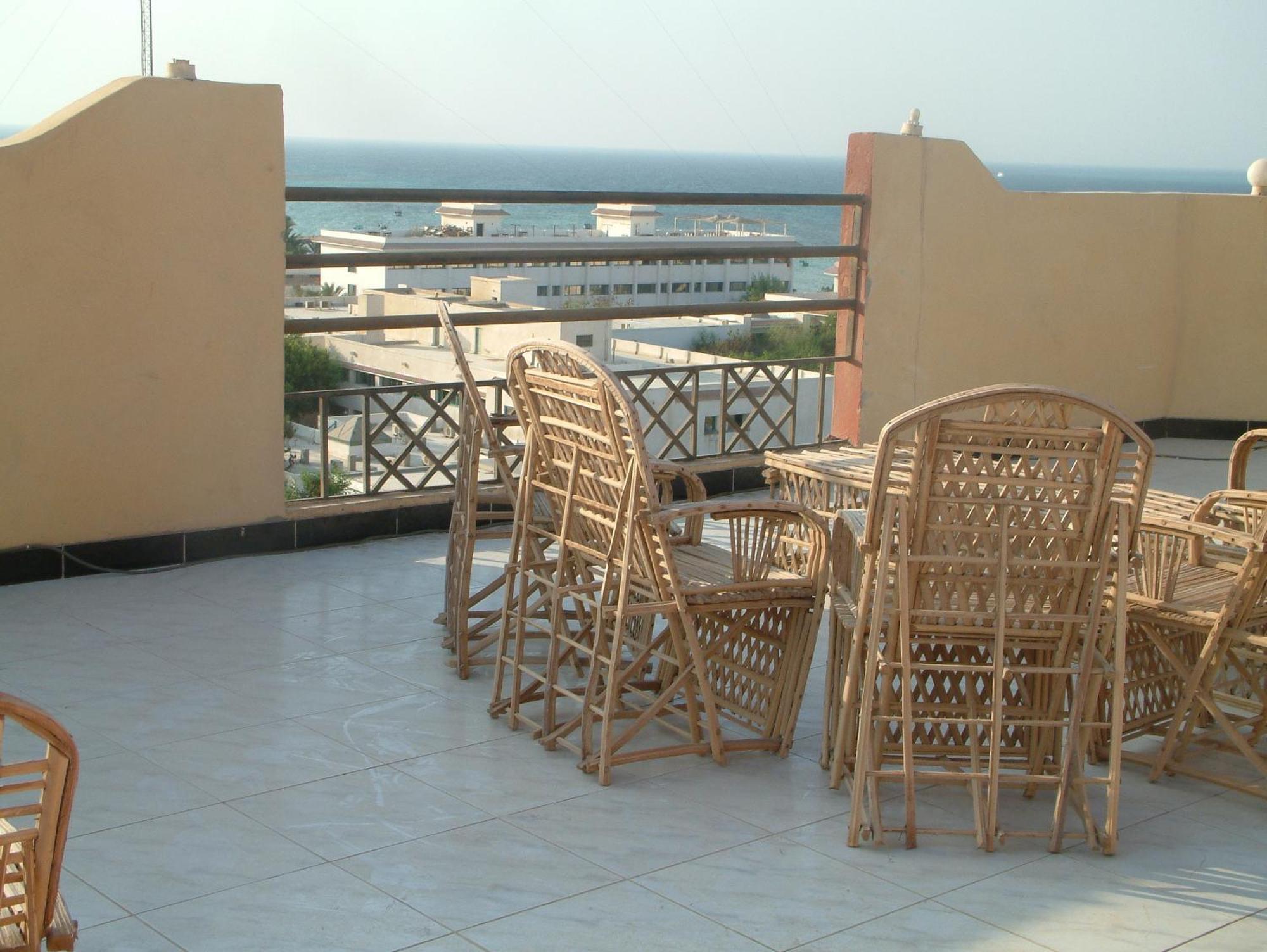 Diana Hotel Gurdaka Kültér fotó