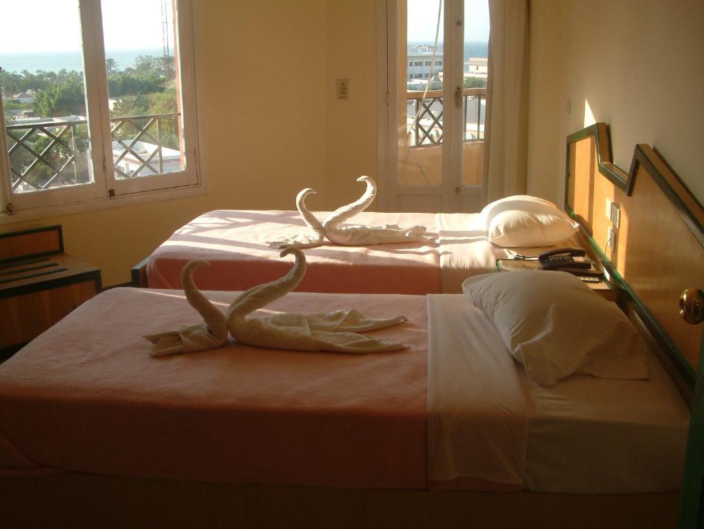 Diana Hotel Gurdaka Kültér fotó
