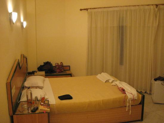 Diana Hotel Gurdaka Kültér fotó
